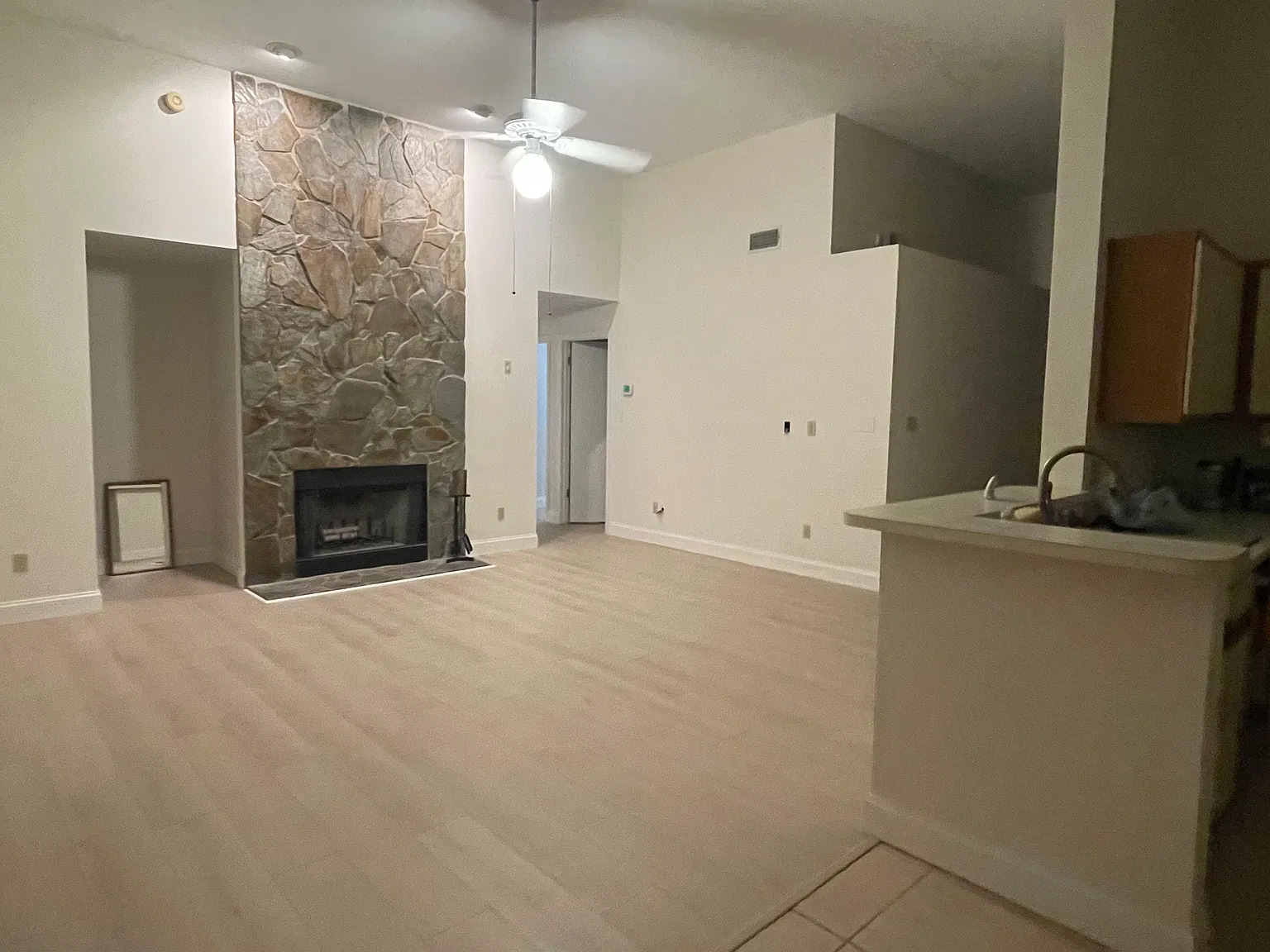 4 bed, 2038 sqft, $2,500 — Photo 3