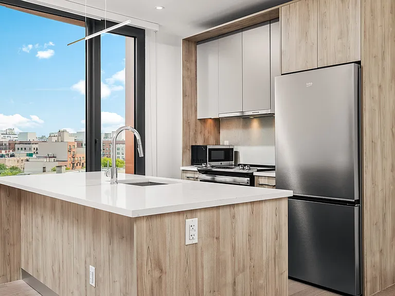 255 Lorimer St #553 — Photo 3