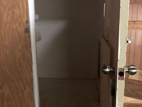 5th image of 2331 4th St