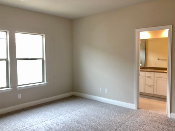 2nd image of 2440 Merriweather Ln