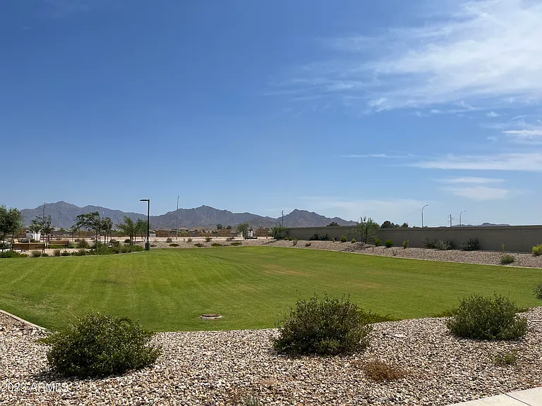 11148 W Parkway Dr — Photo 20