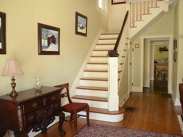 422 Garrard St — Photo 5