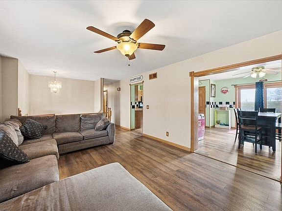 3rd image of 1551 Gilleevan Dr