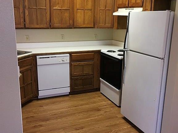 5th image of 125 NE Johnson Ave APT 29