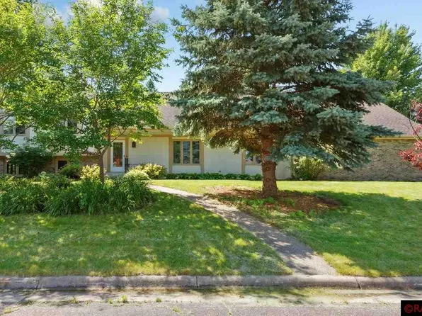 1440 Sunset Dr SW, Owatonna, MN 55060