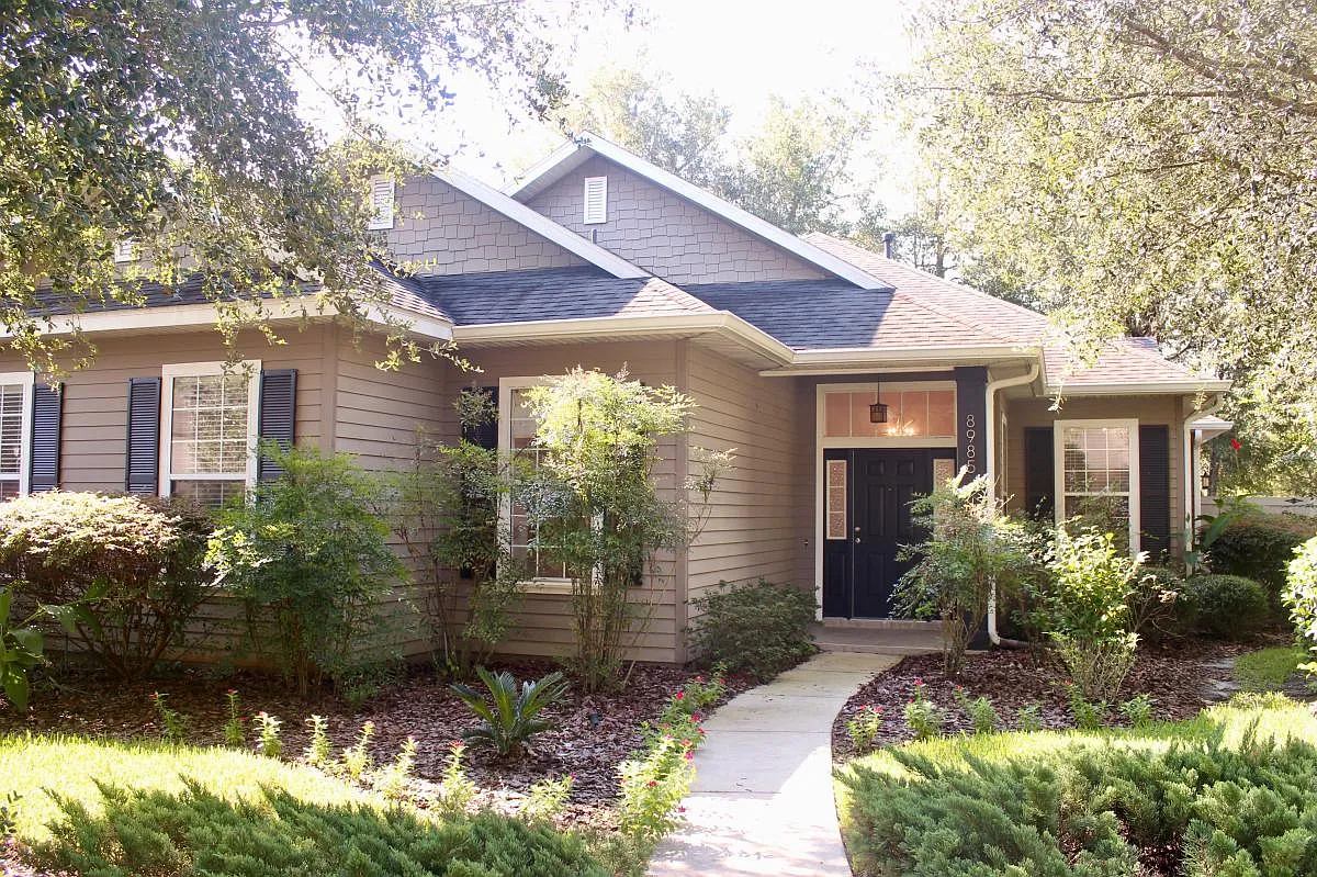 3 bed, 1911 sqft, $2,450 — Photo 1