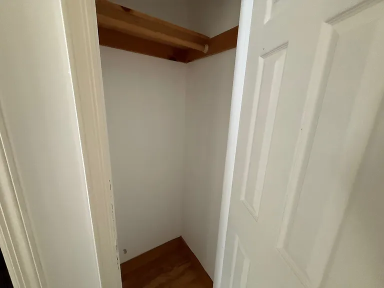 82 Upton Dr — Photo 10