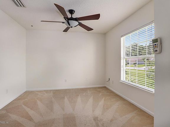 5th image of 627 S Bonaparte Ln