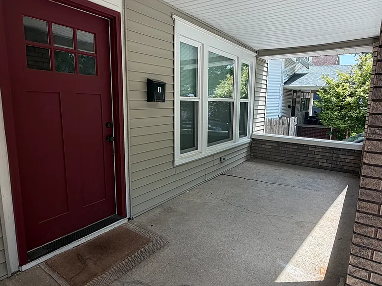 629 Lyon St NE #1 — Photo 4