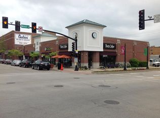 324 W Front St, Wheaton, IL 60187