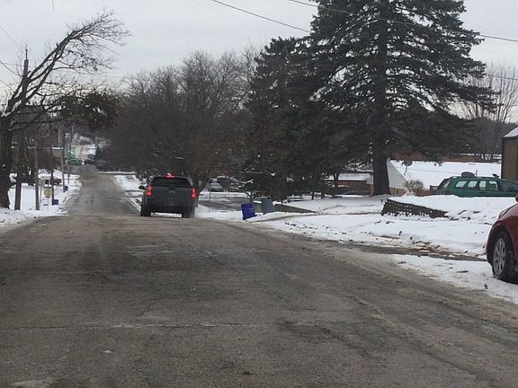 5th image of 413 Hollister Ave