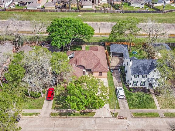 4th image of 2126 Windmill Dr