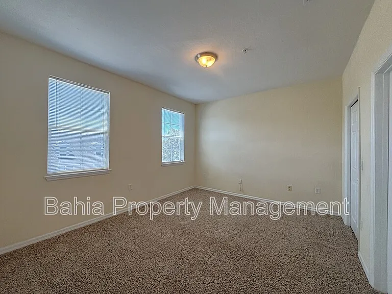 6663 Queens Borough Ave #303 — Photo 11