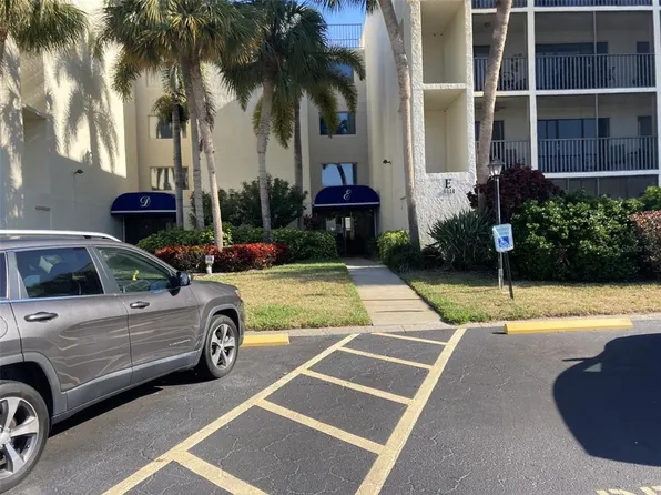 6114 43rd St W APT 103E, Bradenton, FL 34210