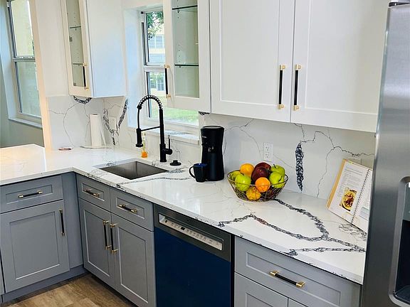 5th image of 6090 NW 64th Avenue #212