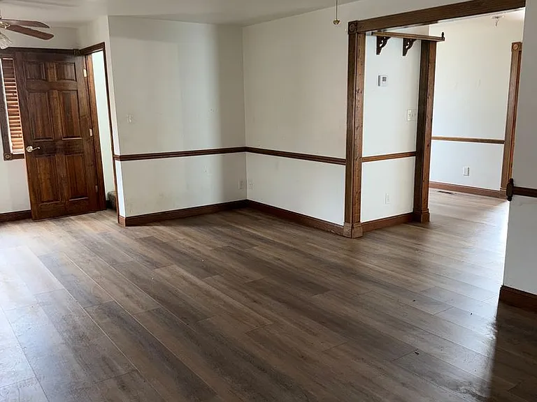 108 S Hesperia St — Photo 3