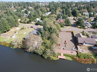 697 Island Circle SE, Ocean Shores, WA