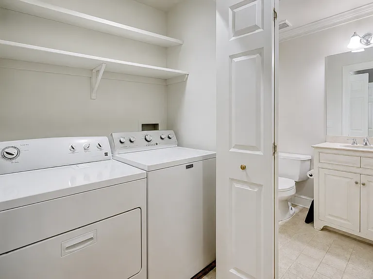 715 Leister Dr — Photo 17