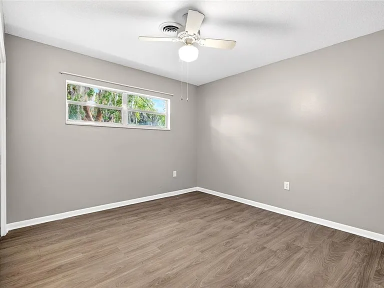 3423 SW 27th St — Photo 11