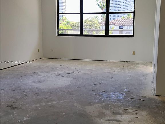 5th image of 18151 NE 31st Ct APT 301