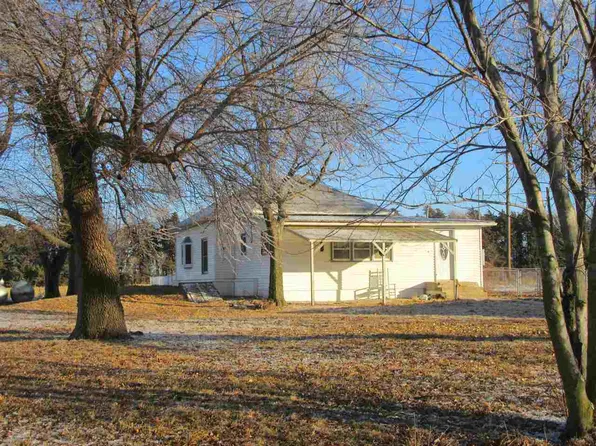 100 1st Ave, Virginia, NE 68458