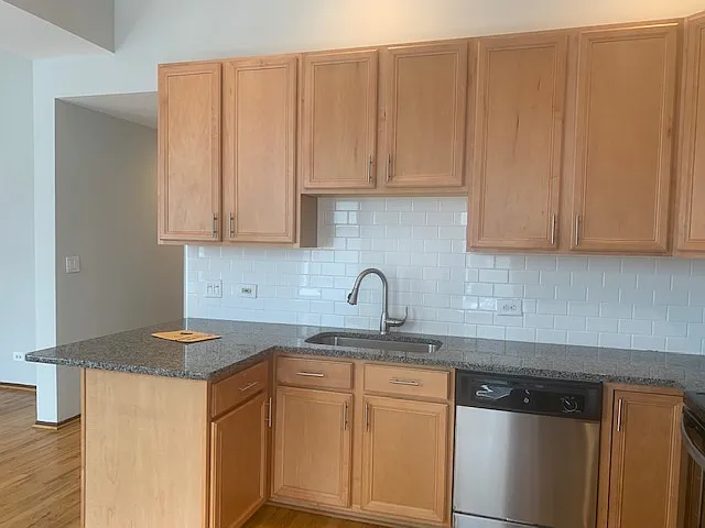 3055 N Sheffield Ave #2D — Photo 7