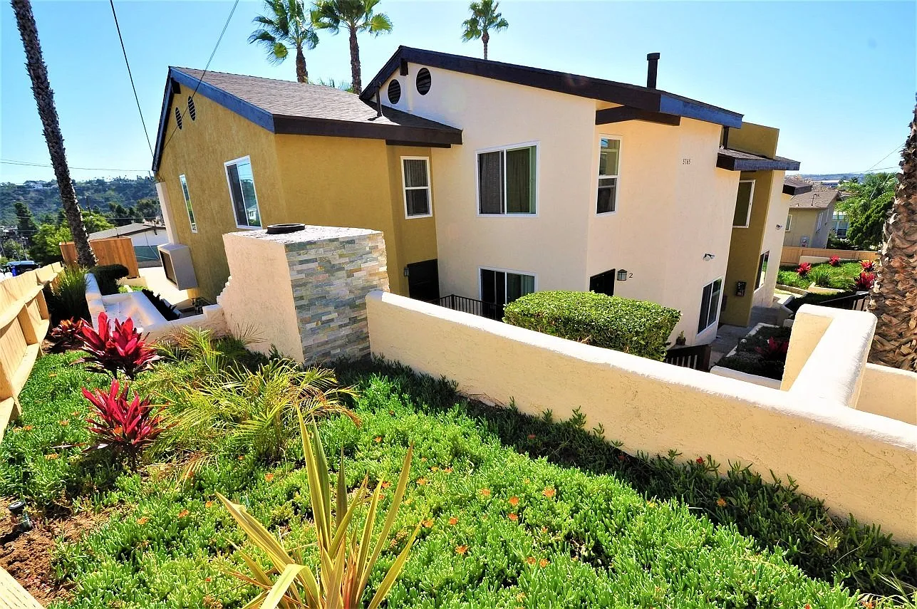 Al's 6 Plex — Photo 1