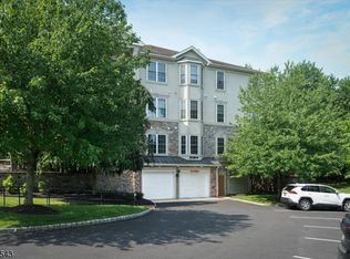 205 Holly Ln, Cedar Grove, NJ 07009