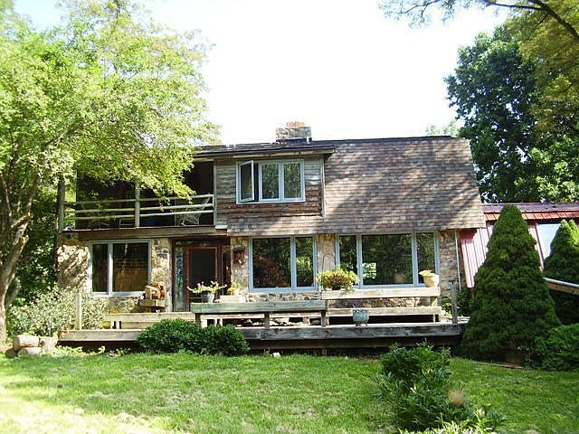 1st image of 385 W Eggleston