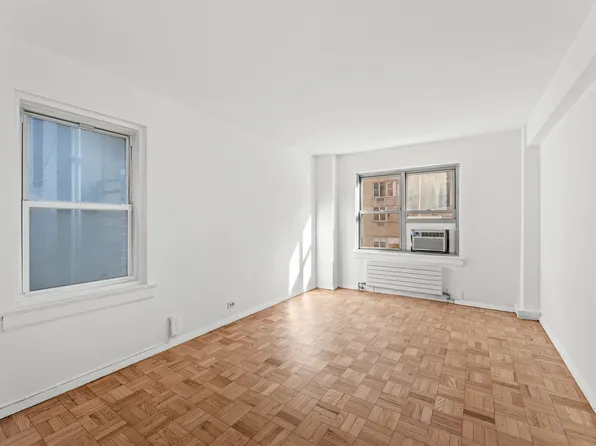 288 Lexington Avenue image 8 of 9