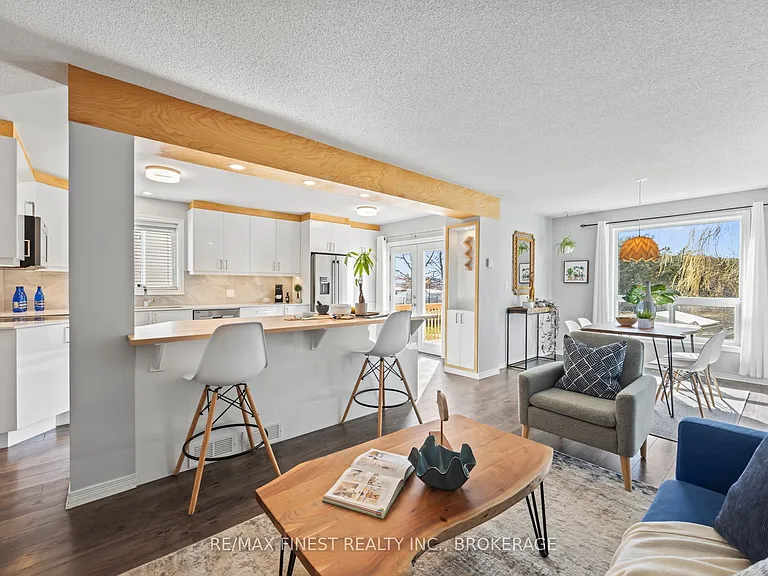 1256 Brackenwood Cres — Photo 12