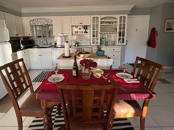5th image of 4802 Tudor Dr APT 202