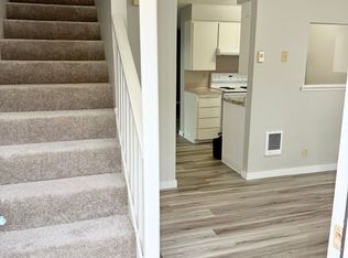 ZhH608 - R Street Apts, Vancouver, WA 98661