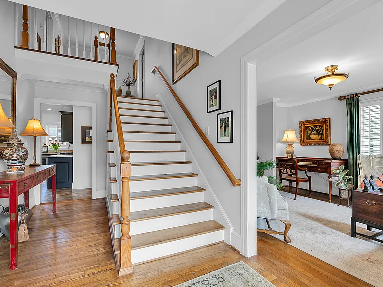128 Rockwood Dr — Photo 3