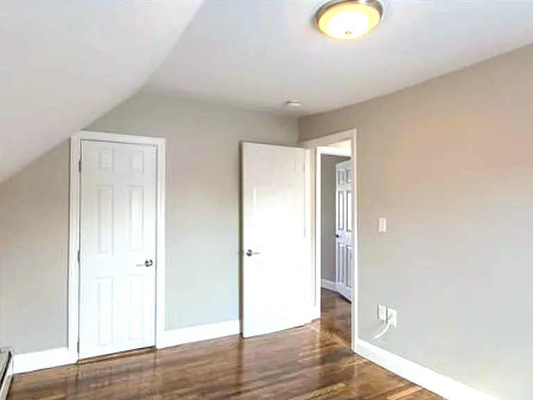 68 Williams Ave — Photo 18
