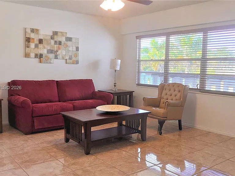 250 Suffolk Dr #250-F — Photo 3