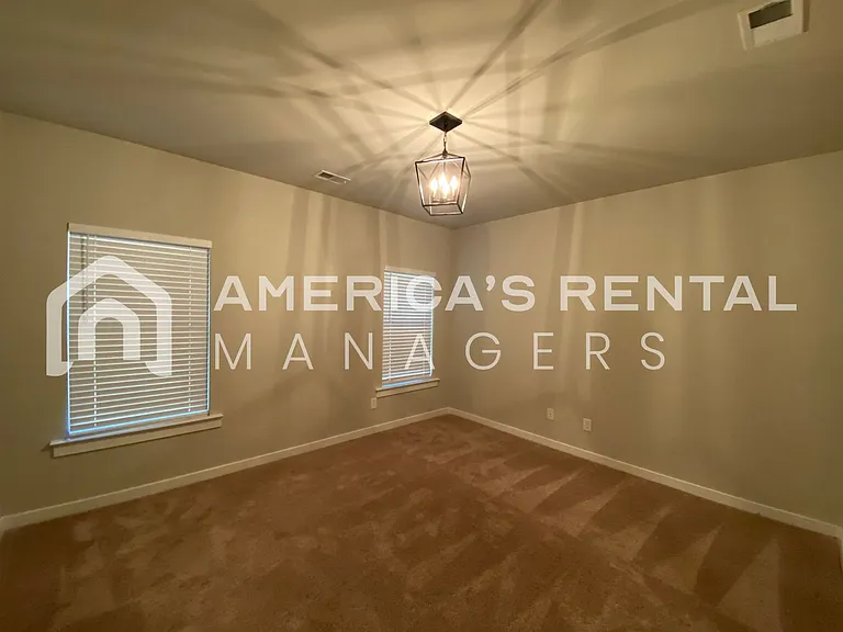 225 Avalon Way — Photo 28