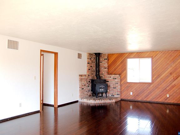3rd image of 500 Hausman Ave