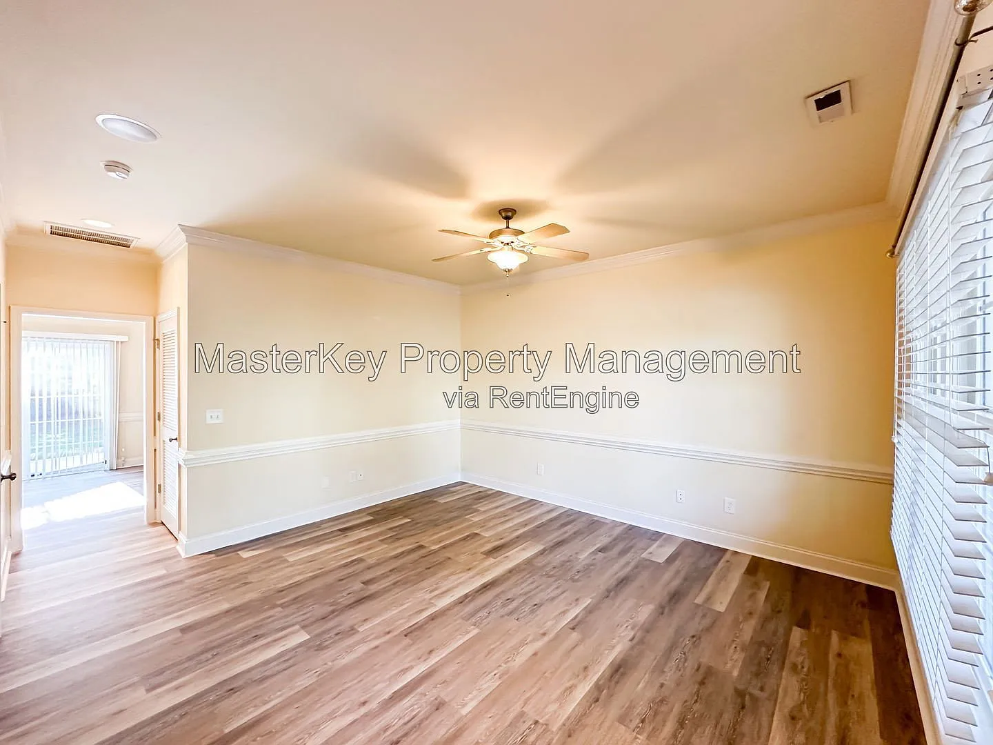 2 bed, 2.5 bath, 1400 sqft, $1,795 — Photo 2