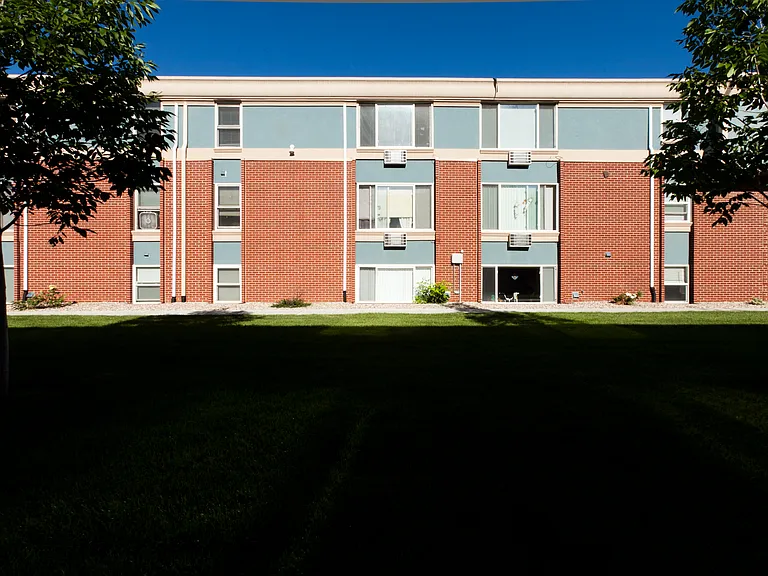 Village on Elizabeth — Photo 13
