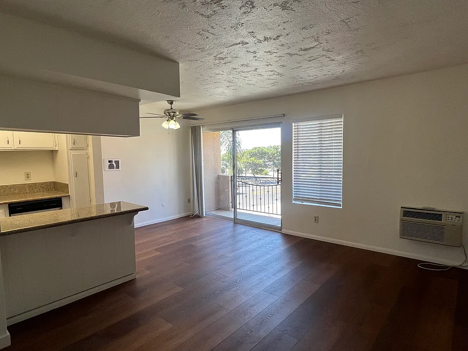 7555 Linda Vista Rd #31