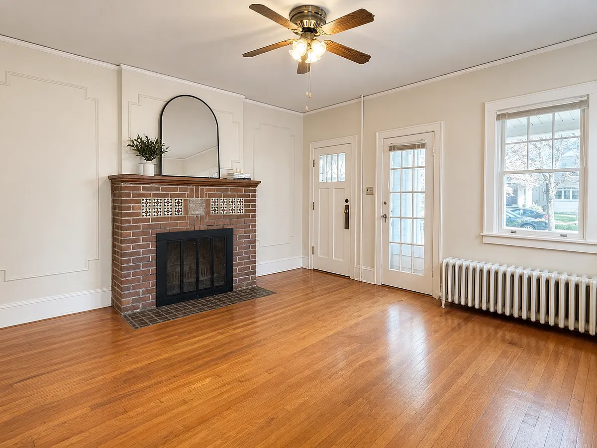 Building Photo - 78 S Pine Ave