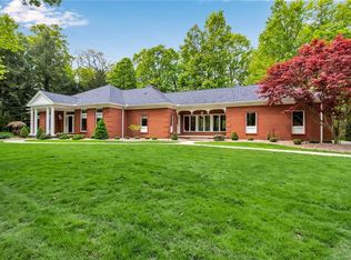 351 Girdle Rd, East Aurora, NY 14052