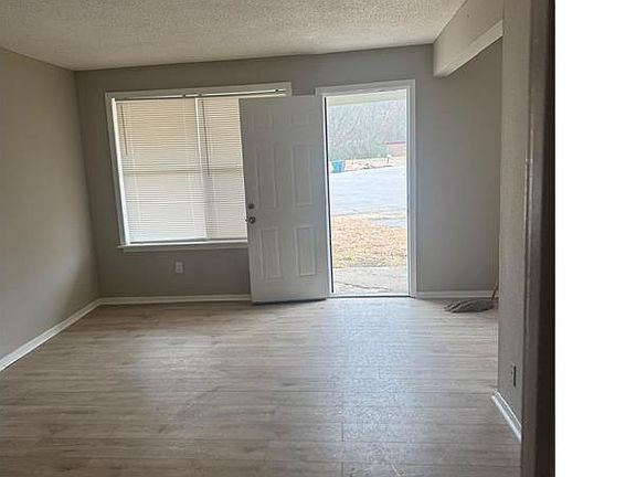 2nd image of 1431 Todds Creek Cv
