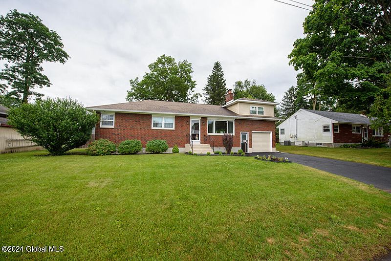 4th image of 1030 Obrien Avenue