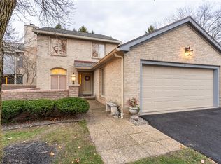 17 Tobey Ct, Pittsford, NY 14534