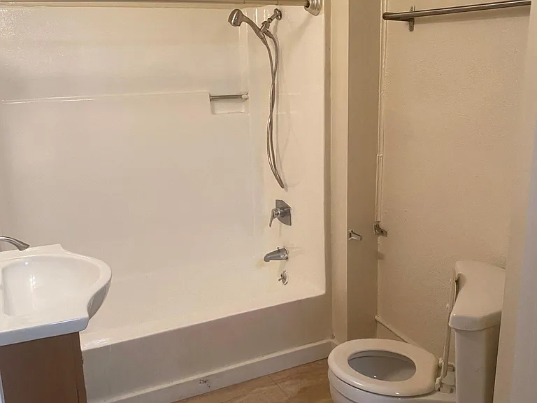 3834 Penn Ave #1 — Photo 5