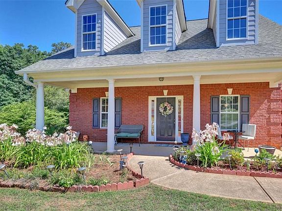 3rd image of 95 Blue Grass Way