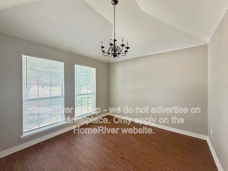 313 Charleston Dr — Photo 6