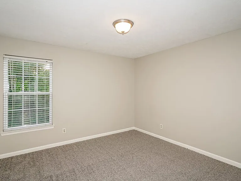 712 Holland Ridge Dr — Photo 14